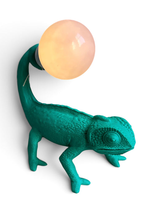 Small chameleon lamp